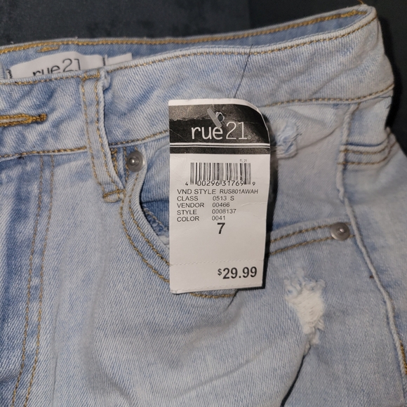 Shorts - Picture 2 of 2